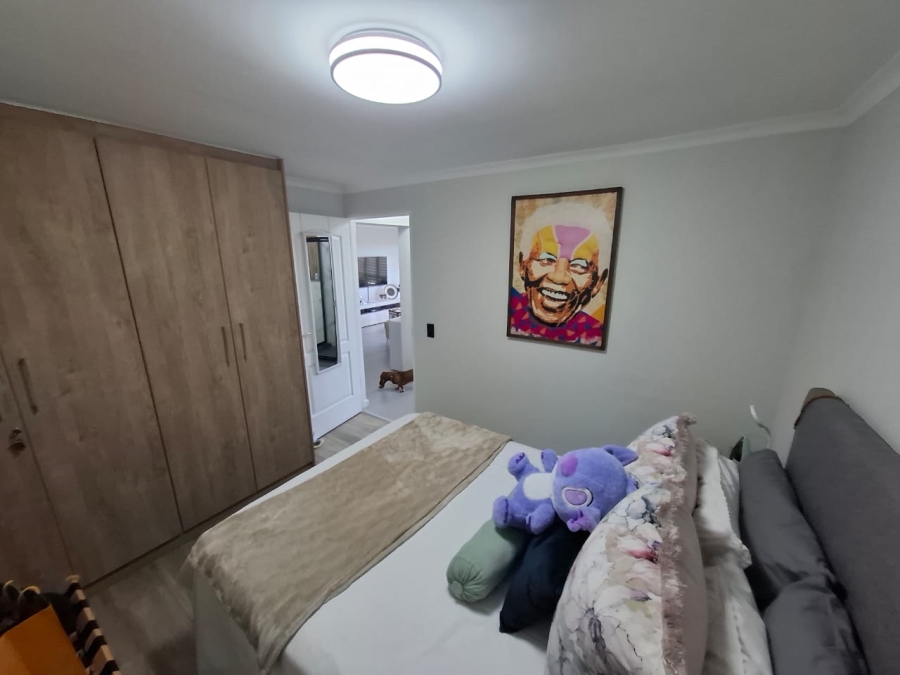 2 Bedroom Property for Sale in Table View Western Cape